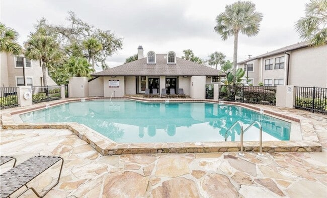 Photo - Beautiful 1/1 wood floor condo for rent in...