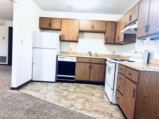 Foto del edificio - Roomy 2 Bdrm Apartment