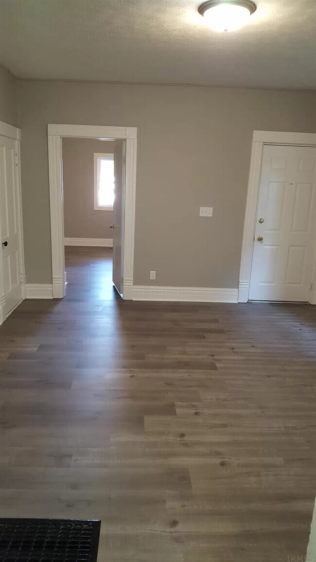 Vista de la sala de estar al dormitorio - 1516 N 13th St