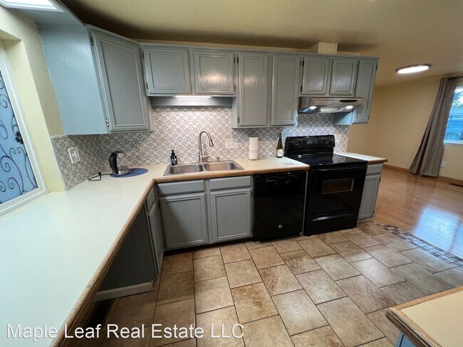 Foto del edificio - 3 br, 1 bath House - 17606 42nd Ave S