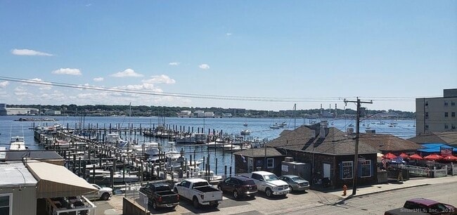 Building Photo - 249 Pequot Ave