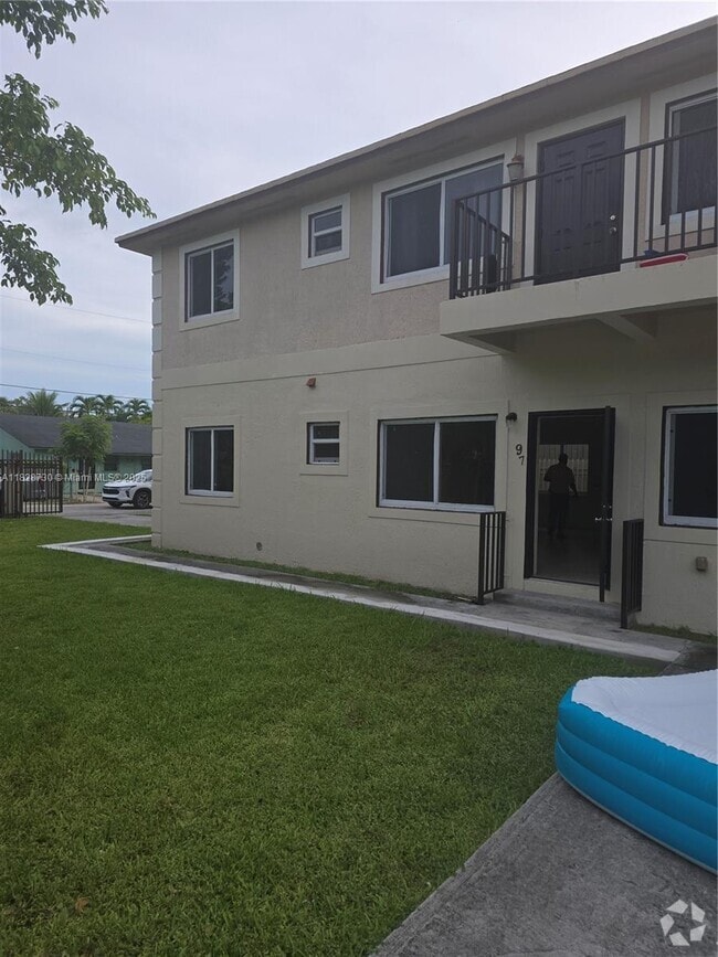 Building Photo - 97 NE 59th Terrace