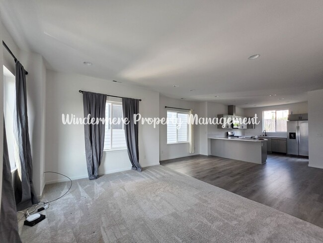 Building Photo - Well maintained 3 story townhome in CK sch...