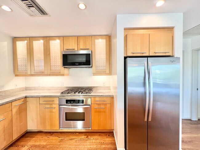 Foto del edificio - Spacious 3BR Bluff Heights Home | Gated Yard, Garage & Modern Upgrades