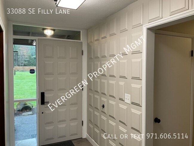 Building Photo - Don't miss your chance to rent this amazin...