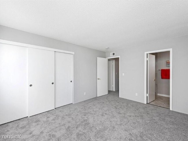 Foto del edificio - 3 br, 2 bath Apartment - 911 Henderson Ave