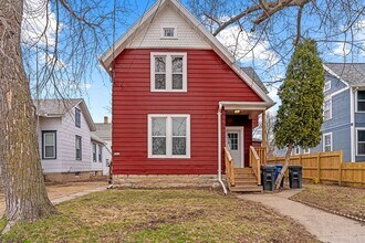 Building Photo - 506 E Parkway Ave