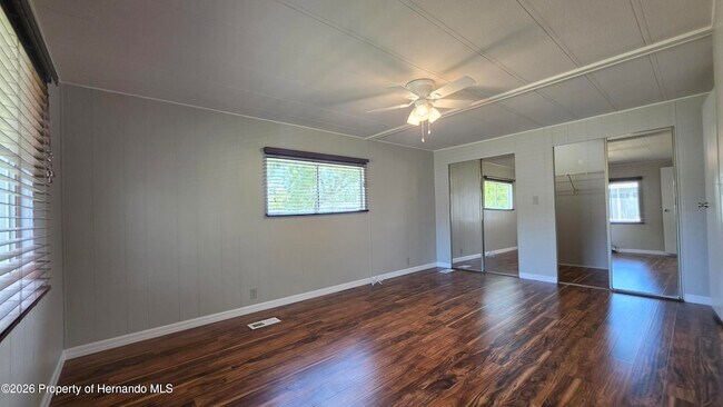 Foto del edificio - 12075 Walshwood Ave