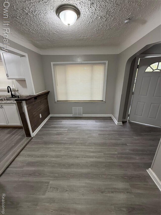 Foto del edificio - 18705 Avon Ln