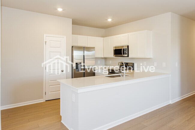 Foto del edificio - 17727 Denham Cir