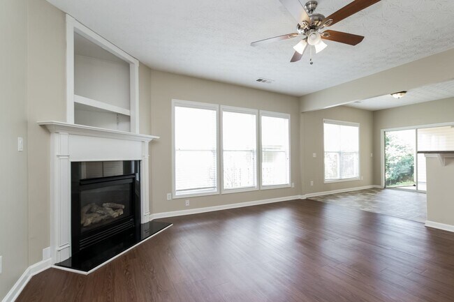 Building Photo - 704 Sweet Spice Way