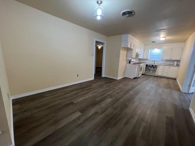 Building Photo - 2317 S 41st St