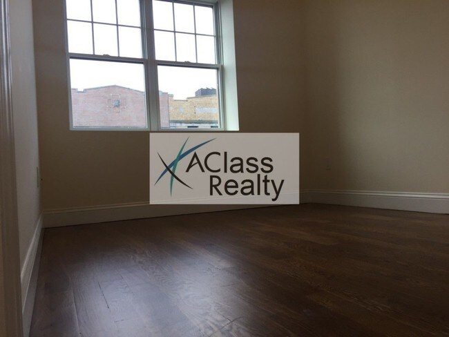 Foto del edificio - 3117 Steinway St