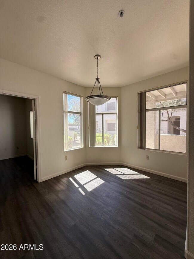 Building Photo - 11375 E Sahuaro Dr
