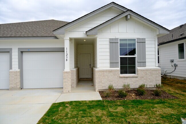 Building Photo - 1123 Stone Vly Rd