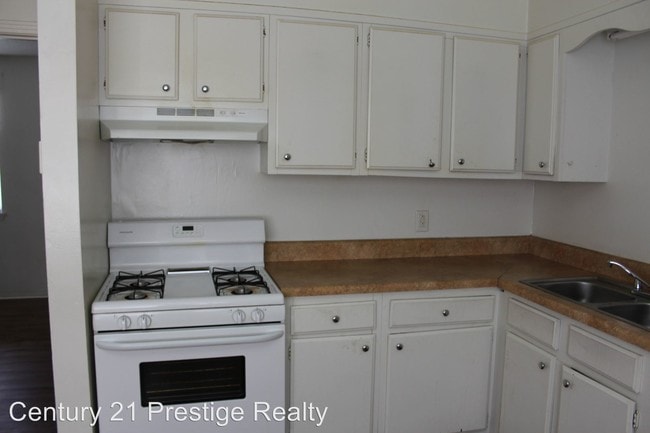 Building Photo - 1320 Plummer Dr