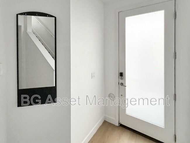 Foto del edificio - 3909 Wattling St