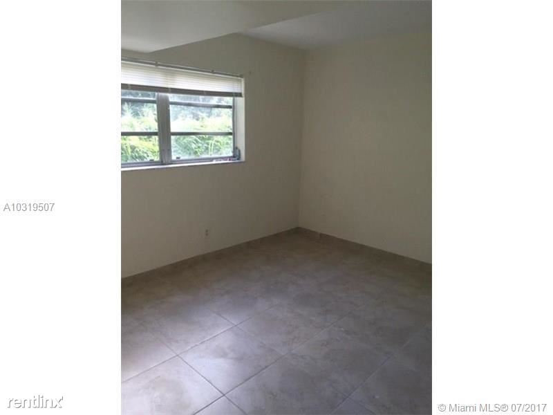 Foto del edificio - 218 SE 10th St