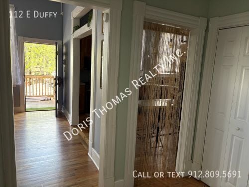 Foto del edificio - 112 E Duffy St