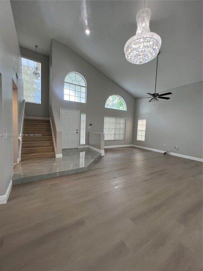 Building Photo - 1075 Spyglass