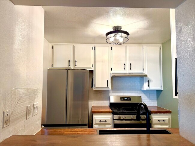 Foto del edificio - 7334 Quill Dr