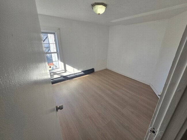 Foto del edificio - 176 Green St