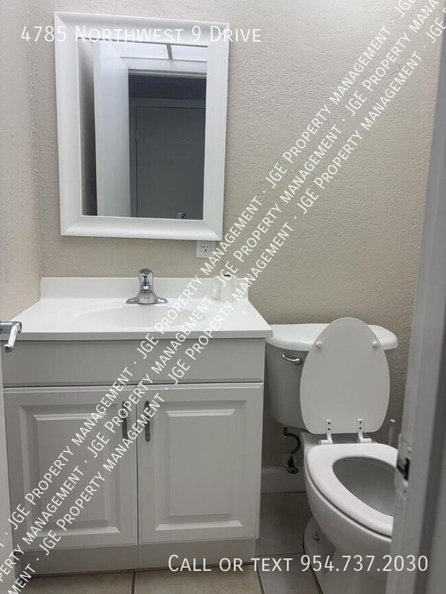 Foto del edificio - 4785 NW 9th Dr