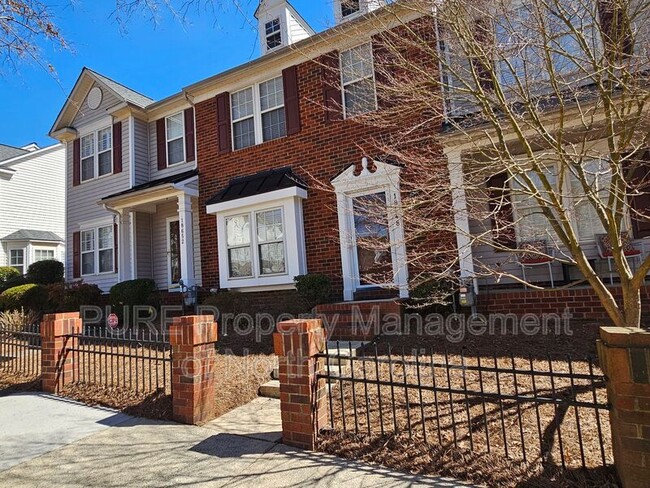 Building Photo - 18648 Oakhurst Blvd