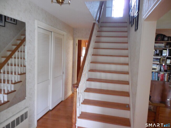 Foto del edificio - 16 Shorelands Dr