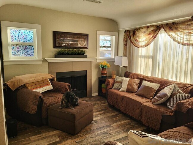 Foto del edificio - 3435 Helix St