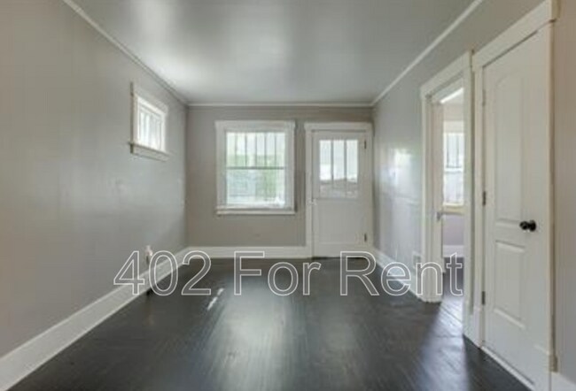 Foto del edificio - 2722 Crown Point Ave