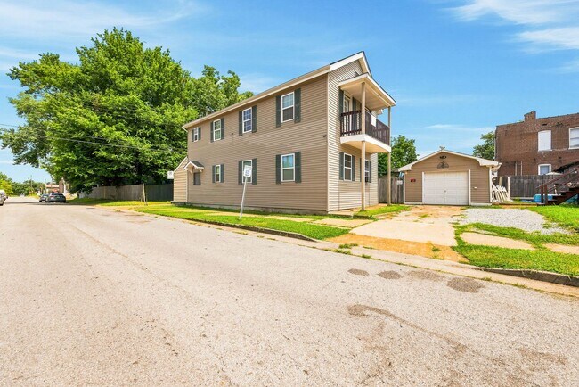 Building Photo - 511 Schirmer St
