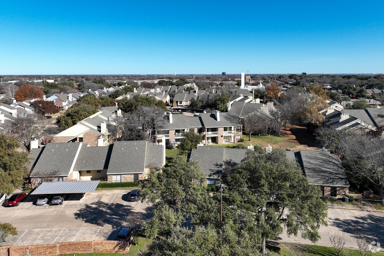 Aerial Photo - Cobblestone Condominiums