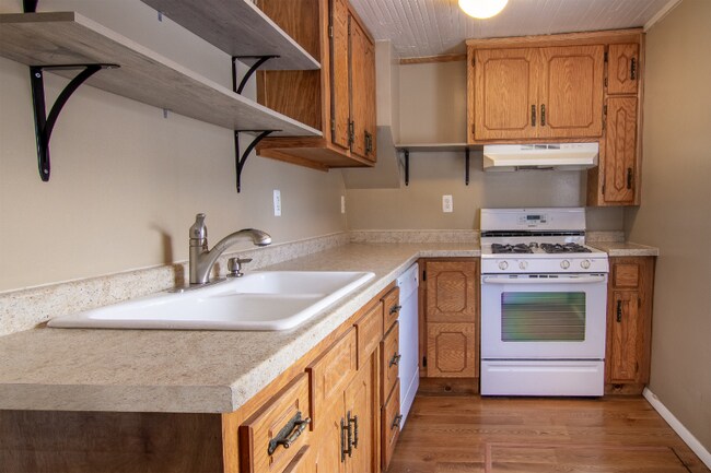 Foto del edificio - 1038 Summer St NE