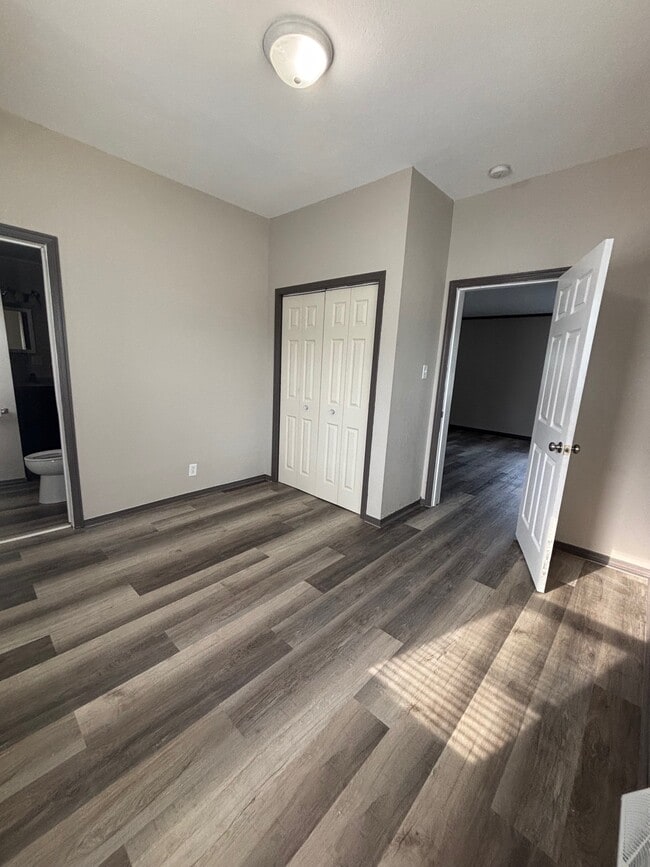 Master Bedroom - 2523 Lyon St