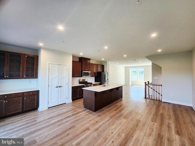 Foto del edificio - 149 Glory Maple Ln