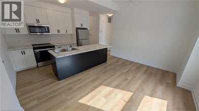 Building Photo - 71 Great Fls Blvd