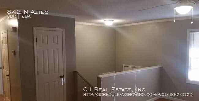 Building Photo - 842 N Aztec Dr
