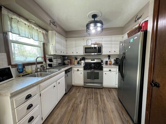 Foto del edificio - Home For Rent Bellevue.