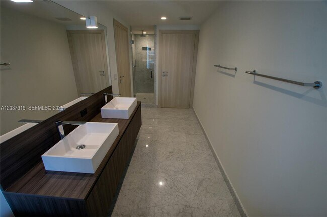Foto del edificio - 1000 Brickell Plaza