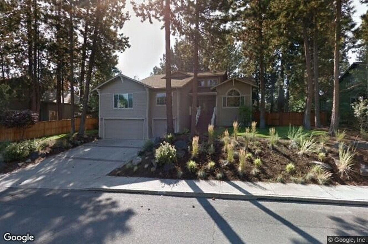 Primary Photo - Spacious Westside single-Level 3-Bedroom h...