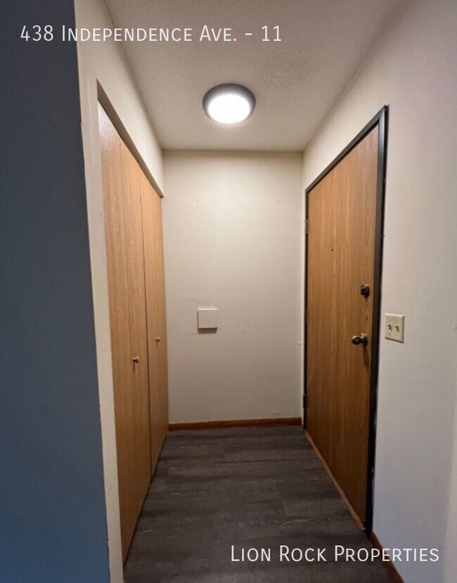 Foto del edificio - Charming Two Bedroom in the heart of Champ...