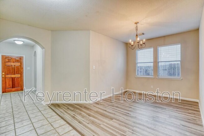 Foto del edificio - 21615 Balsam Brook Ln