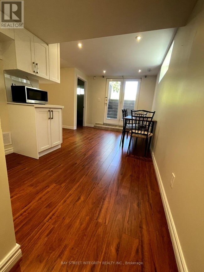 Photo du bâtiment - 320 Drewry Ave