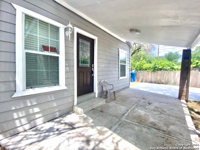 Building Photo - 3237 Colima St