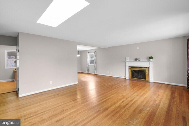 Building Photo - 1451 Wasp Ln