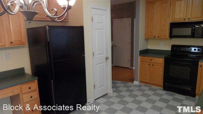 Building Photo - 3 br, 2.5 bath House - 1140 Garnet Ridge Way