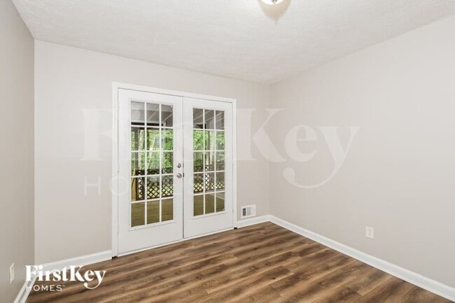 Foto del edificio - 125 Creekview Dr