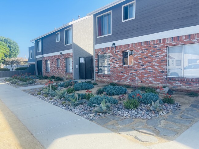 Building Photo - 32nd Street Apartments