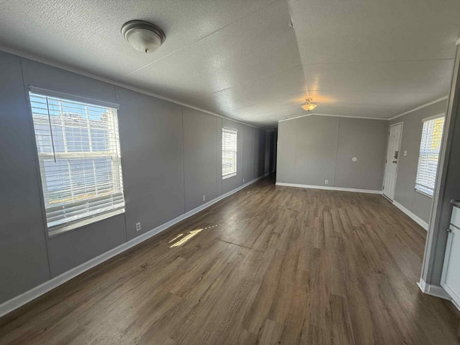 Building Photo - 1236 N Oaklane Rd